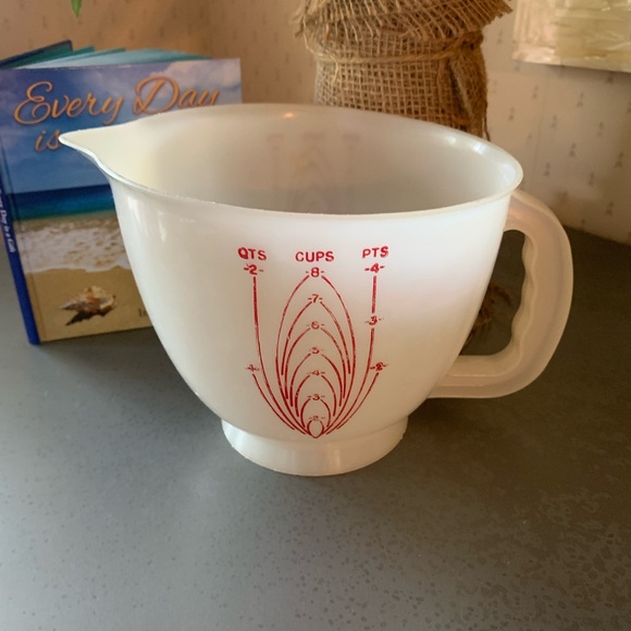 VINTAGE, Tupperware, LARGE measuring cup, 1970’s. No lid. MIX-N-STOR, pour spout - Picture 1 of 8